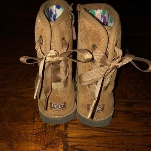 Size 8T uggs!